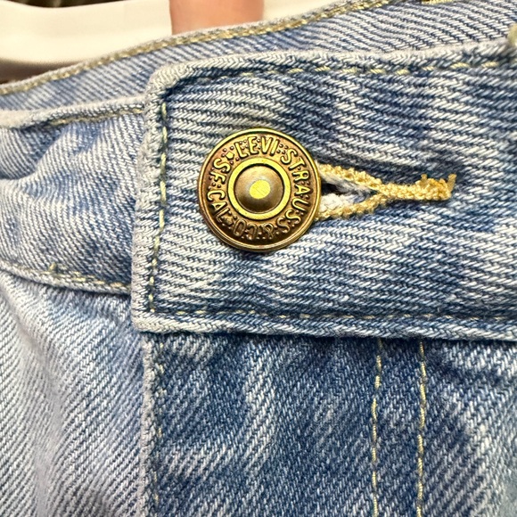 Shein Light Wash Distressed Women’s Jeans - Picture 3 of 6